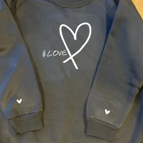 Women’s size medium sweatshirt - Picture 3 of 3